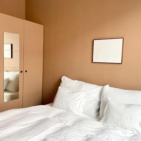 3br Charming At Gruenerlokka Apartment
